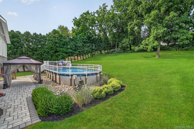 10 Pine Drive, Stony Point, NY 10980