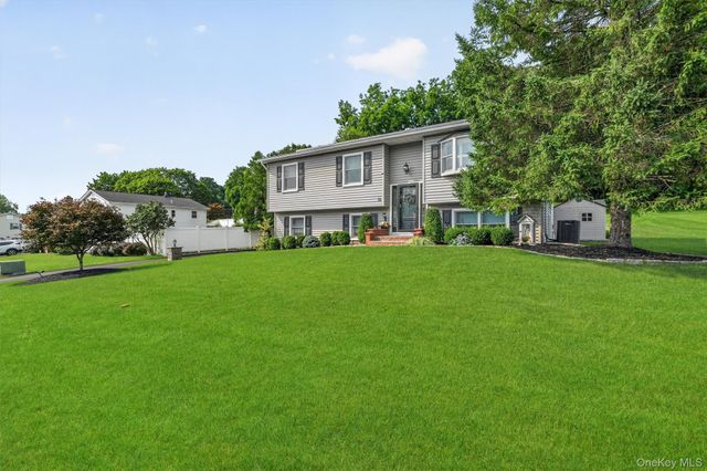 10 Pine Drive, Stony Point, NY 10980
