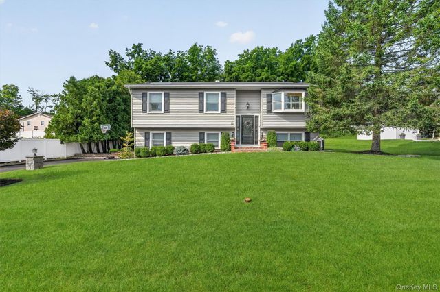 10 Pine Drive, Stony Point, NY 10980