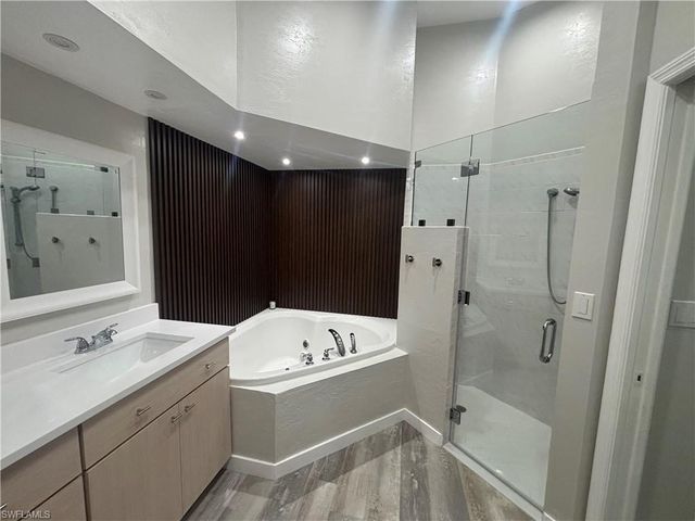 11670 Pine Hammock CIR, Fort Myers, FL 33919