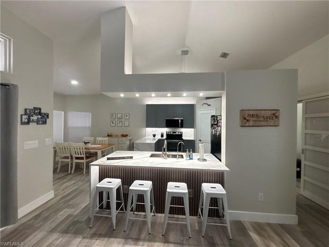 11670 Pine Hammock CIR, Fort Myers, FL 33919