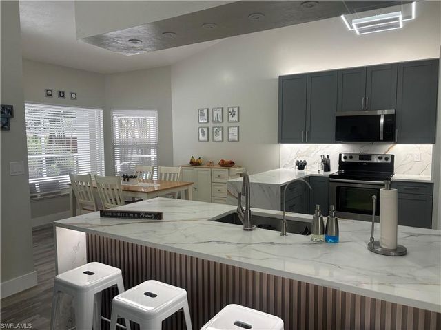 11670 Pine Hammock CIR, Fort Myers, FL 33919