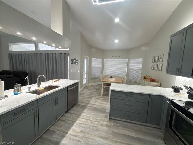 11670 Pine Hammock CIR, Fort Myers, FL 33919