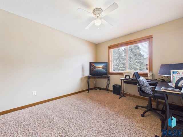 4069 S Tuscany Ct Court, Sioux Falls, SD 57103