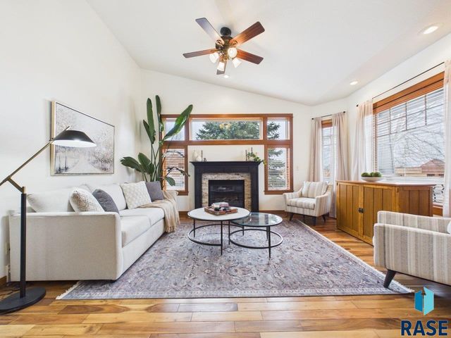 4069 S Tuscany Ct Court, Sioux Falls, SD 57103