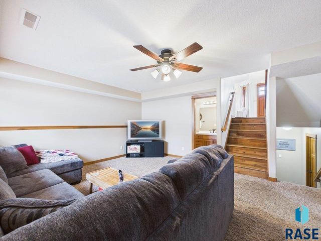 4069 S Tuscany Ct Court, Sioux Falls, SD 57103