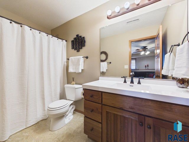 4069 S Tuscany Ct Court, Sioux Falls, SD 57103