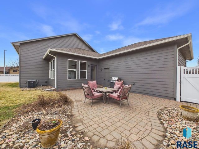 4069 S Tuscany Ct Court, Sioux Falls, SD 57103