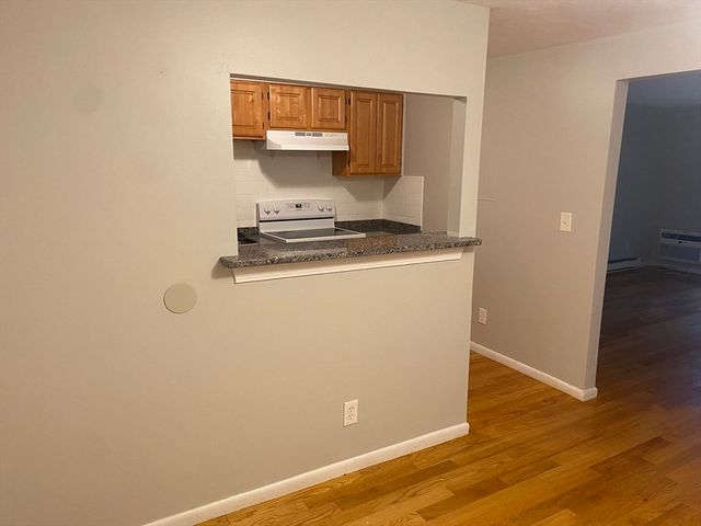 55 Elmwood 16, Quincy, MA 02170