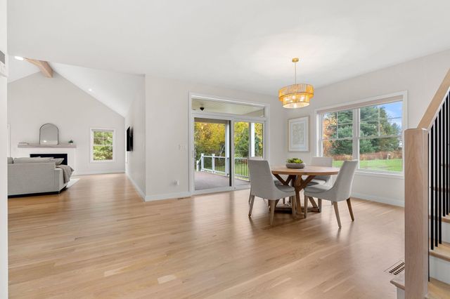 27 Lily Lane, Londonderry, NH 03053