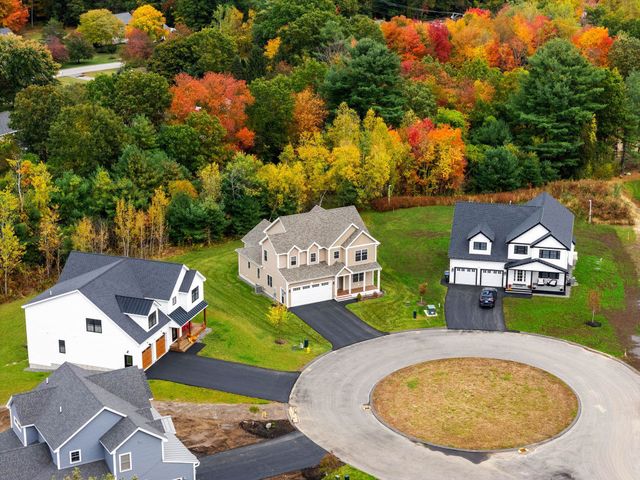 27 Lily Lane, Londonderry, NH 03053