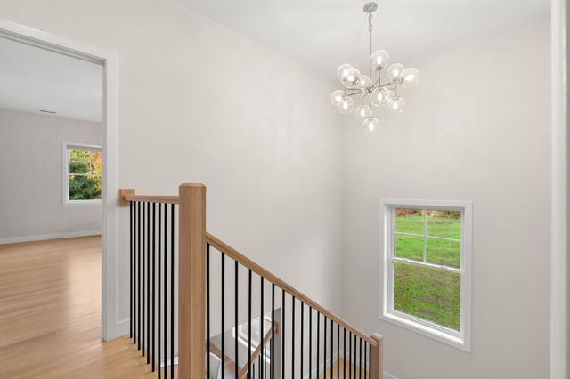 27 Lily Lane, Londonderry, NH 03053