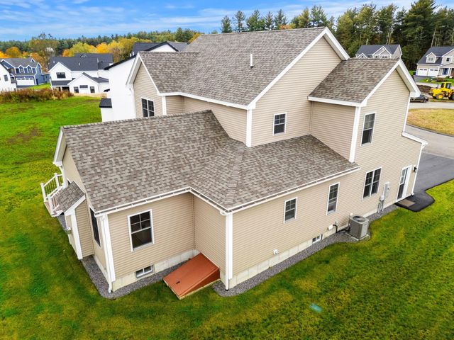27 Lily Lane, Londonderry, NH 03053