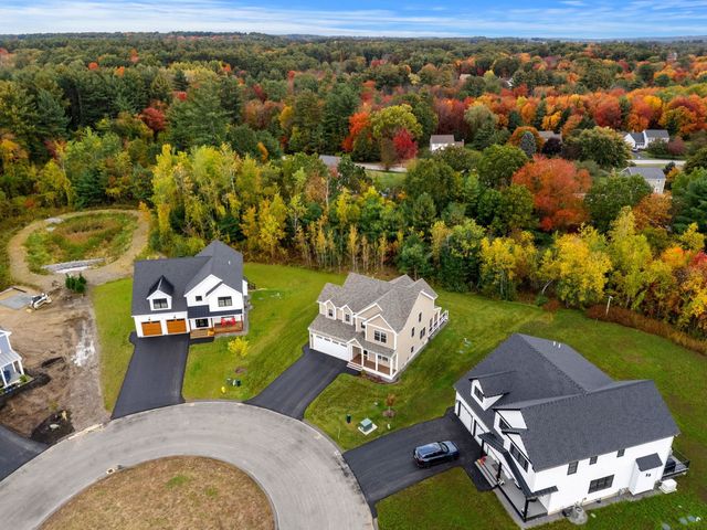 27 Lily Lane, Londonderry, NH 03053