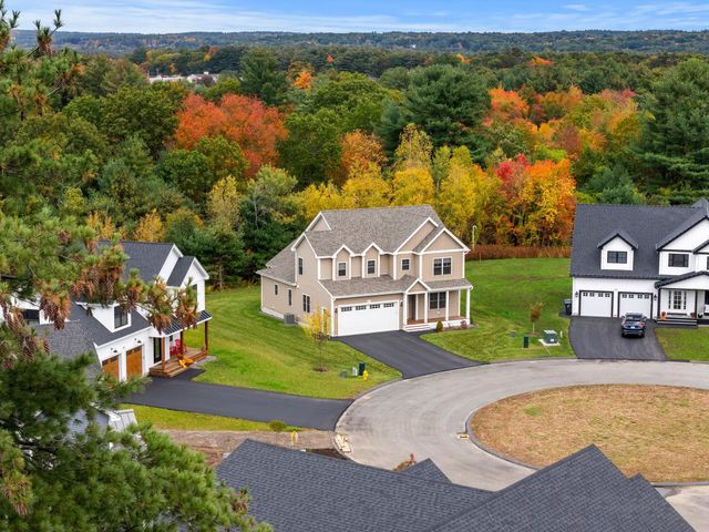 27 Lily Lane, Londonderry, NH 03053