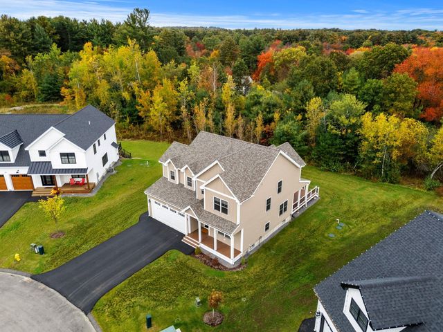 27 Lily Lane, Londonderry, NH 03053