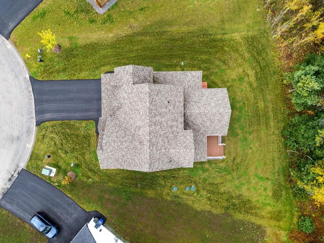 27 Lily Lane, Londonderry, NH 03053