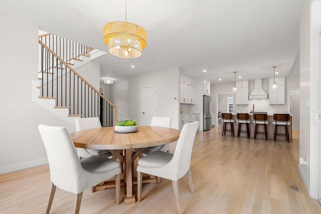 27 Lily Lane, Londonderry, NH 03053