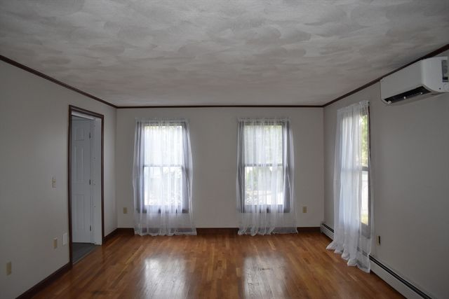 67 Bernice Ave, Leominster, MA 01453