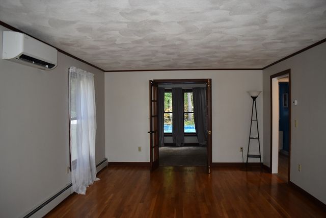 67 Bernice Ave, Leominster, MA 01453