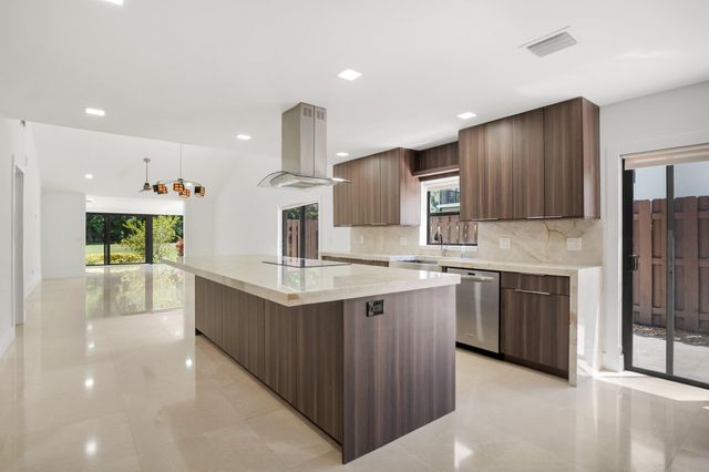 21922 Cypress Drive 37b, Boca Raton, FL 33433