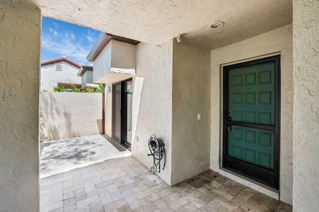 21922 Cypress Drive 37b, Boca Raton, FL 33433