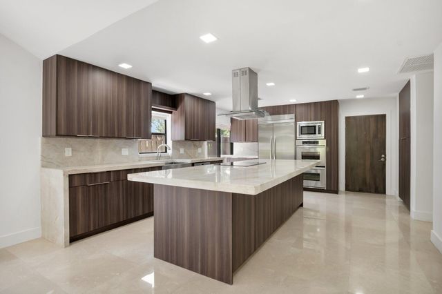 21922 Cypress Drive 37b, Boca Raton, FL 33433