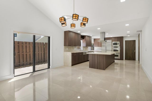 21922 Cypress Drive 37b, Boca Raton, FL 33433