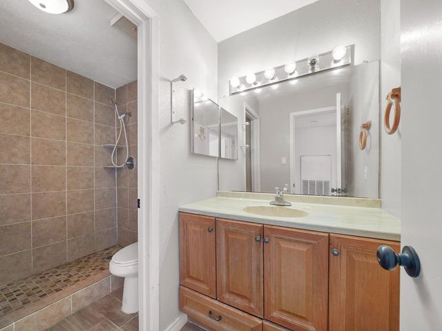 18800 Egret Bay Boulevard 207, Webster, TX 77058