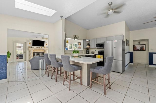 7300 11TH AVENUE N, St Petersburg, FL 33710