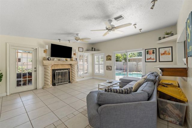 7300 11TH AVENUE N, St Petersburg, FL 33710