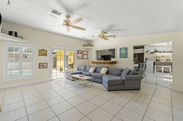 7300 11TH AVENUE N, St Petersburg, FL 33710