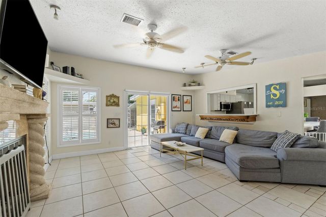 7300 11TH AVENUE N, St Petersburg, FL 33710