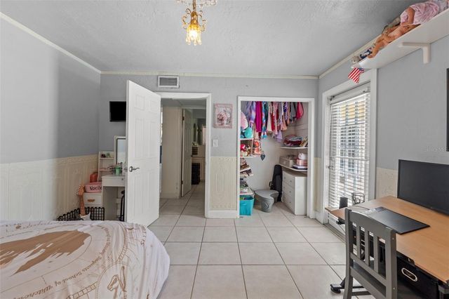 7300 11TH AVENUE N, St Petersburg, FL 33710