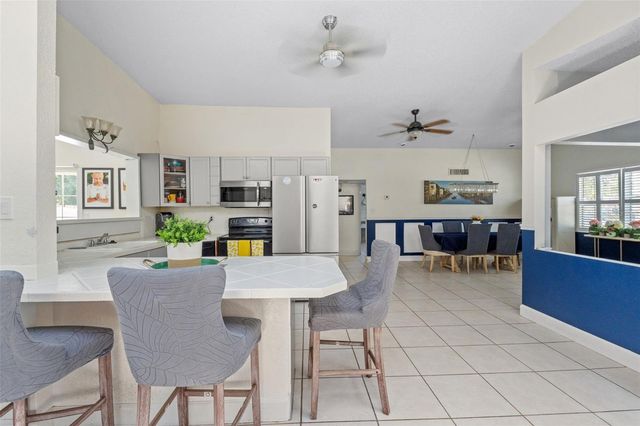 7300 11TH AVENUE N, St Petersburg, FL 33710