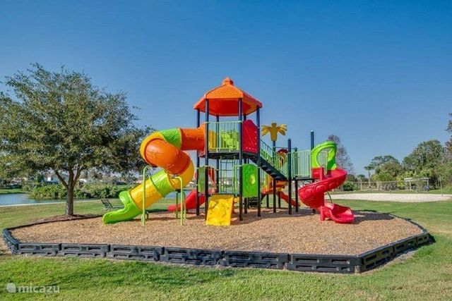 936 LAKE BERKLEY DRIVE, Kissimmee, FL 34746