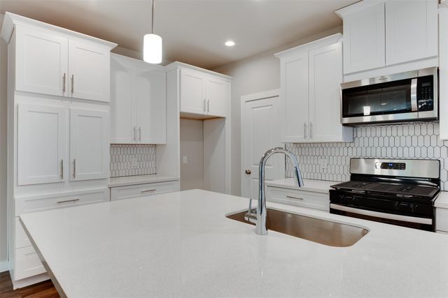 6615 Ezzard Charles Lane, Houston, TX 77091