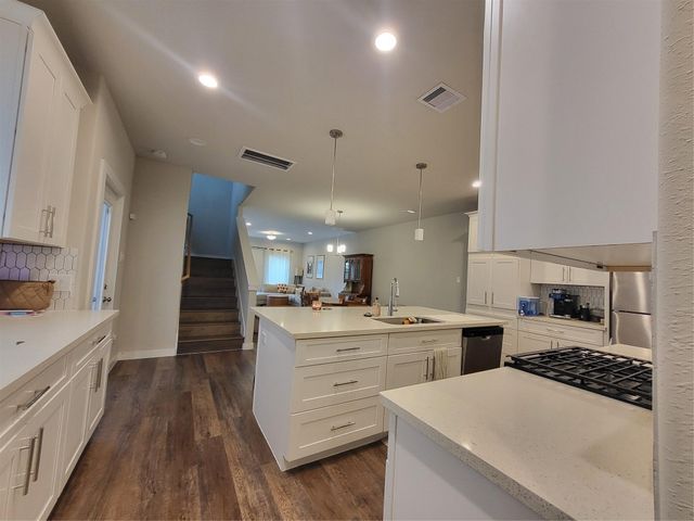 6615 Ezzard Charles Lane, Houston, TX 77091