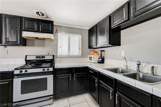 2829 Emmons Avenue, North Las Vegas, NV 89030