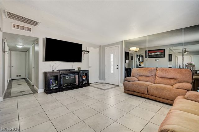 2829 Emmons Avenue, North Las Vegas, NV 89030