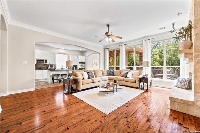 162 Yaupon Trl, San Antonio, TX 78256