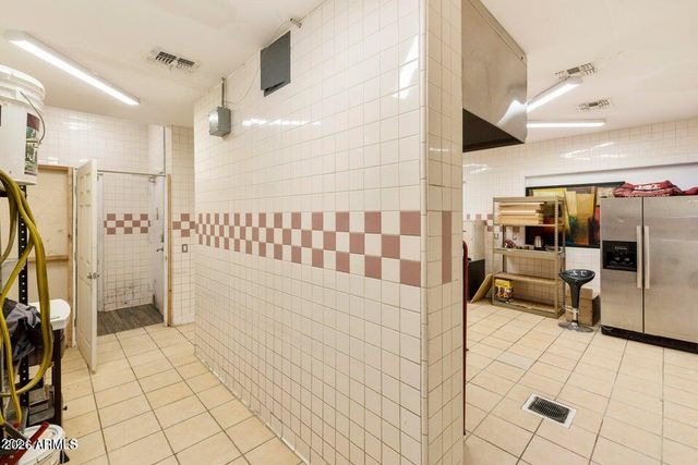 507 E BROADWAY Road, Phoenix, AZ 85040