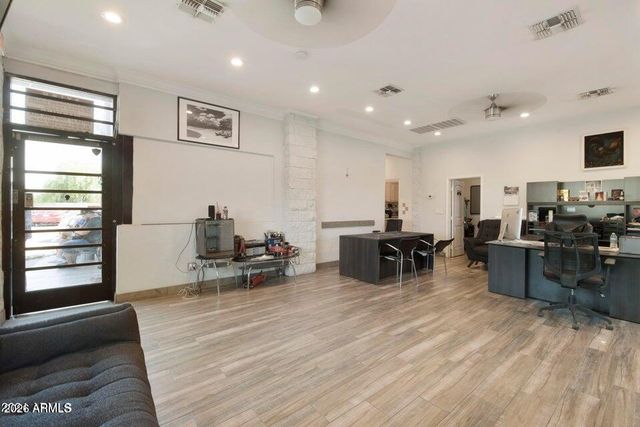 507 E BROADWAY Road, Phoenix, AZ 85040