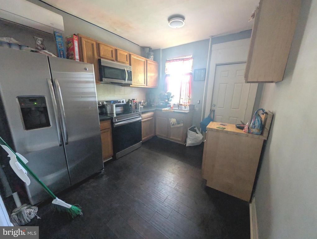 Image 4 of property listing at 3313 BRIGHTON ST, Baltimore, MD 21216