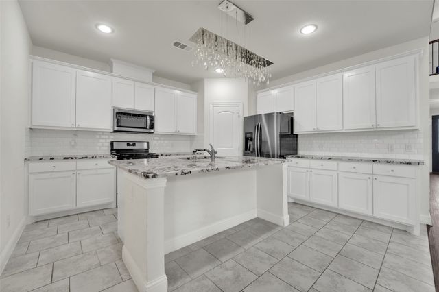 345 Twin Creeks Drive, Garland, TX 75040