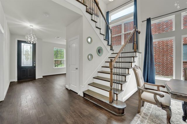 345 Twin Creeks Drive, Garland, TX 75040