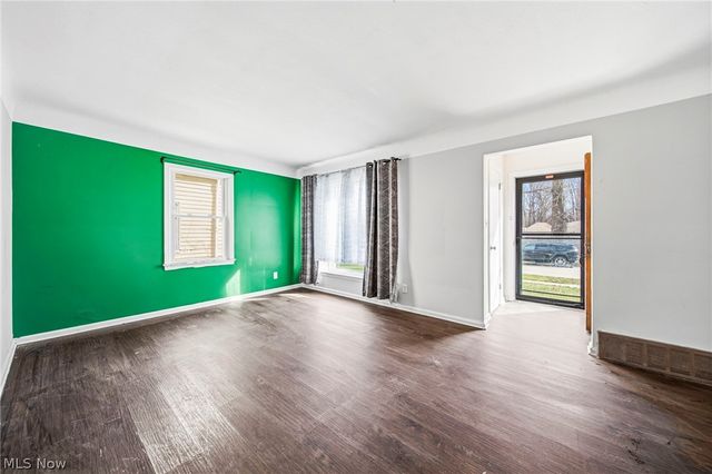 406 E 274th Street, Euclid, OH 44132