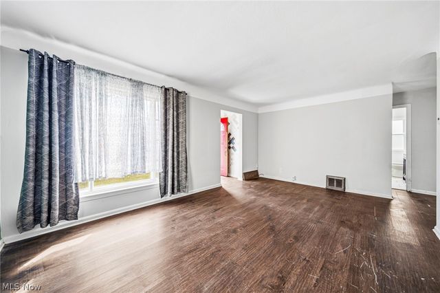 406 E 274th Street, Euclid, OH 44132