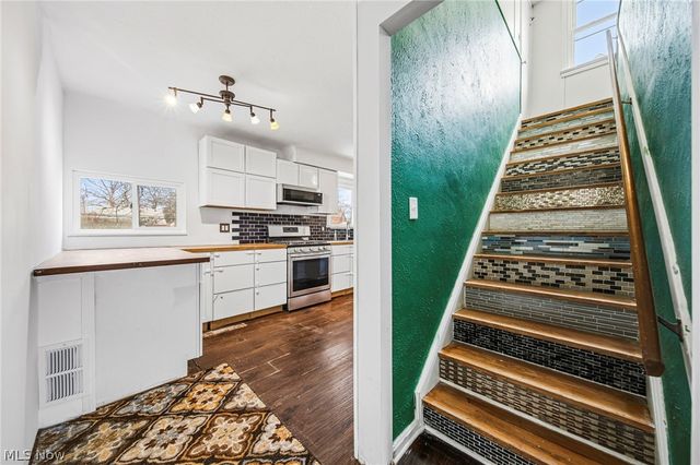 406 E 274th Street, Euclid, OH 44132