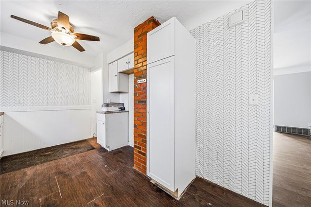 406 E 274th Street, Euclid, OH 44132